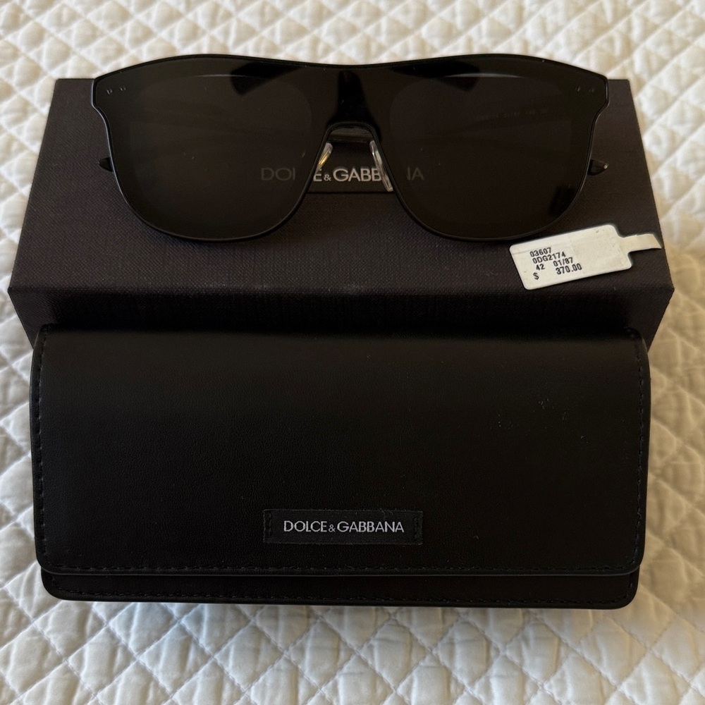 Dolce & Gabbana Men’s Sleek Black Sunglasses